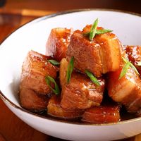 thịt kho tàu