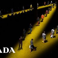 BST Thu Đông 2022 của Prada: Ngợi ca sự đa dạng của trang phục workwear