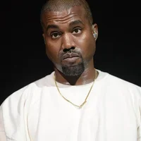 Thương hiệu Balenciaga “chia tay” Kanye West?