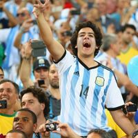 Tại sao đăng cai World Cup có thể không phải là một ý tưởng hay đối với một số quốc gia?