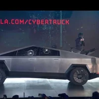 Tesla sản xuất hàng loạt xe điện Cybertruck chống đạn vào năm 2023