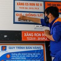 Giá xăng dầu giảm mạnh