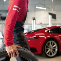 Trung tâm Porsche