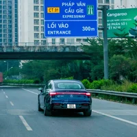 Hành trình bắt đầu từ Hồ Hoàn Kiếm với 99% pin