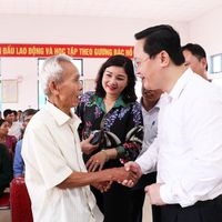 Chủ tịch UBND tỉnh Nghệ An dự ngày hội Đại đoàn kết tại Nam Đàn