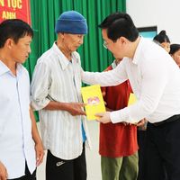 Chủ tịch UBND tỉnh Nghệ An dự ngày hội Đại đoàn kết tại huyện Nam Đàn