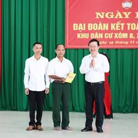 Chủ tịch UBND tỉnh Nghệ An dự ngày hội Đại đoàn kết tại huyện Nam Đàn