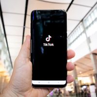 Tiktok cấm các thách thức nguy hiểm và thông tin sai lệch trên nền tảng của mình