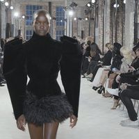 Alexandre Vauthier - Haute Couture Xuân Hè 2022: Uyển chuyển thướt tha