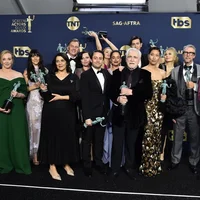 Thời trang thảm đỏ các sao Hollywood tại Lễ trao giải SAG Awards 2022