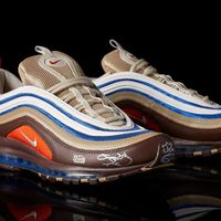 Nike Air Max 97 của Eminem được bán lại với giá 1,2 tỷ đồng