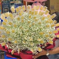Đại gia Tây Đô đặt bó hoa đính 100 cây vàng 9999 tặng vợ ngày 8/3 | Báo Dân trí