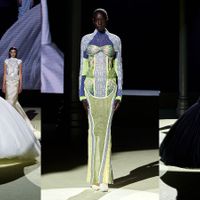 BST Balmain Thu Đông 2022 - Thông điệp bảo vệ chính mình