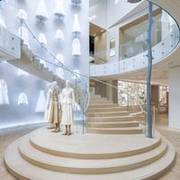 Dior 30 Montaigne Paris