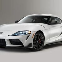 Toyota GR Supra 2023 được bổ sung thêm phiên bản số sàn