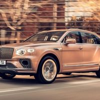 Bentley Bentayga EWB chính thức giới thiệu khoang nội thất rộng nhất