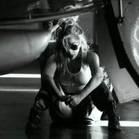 Lady Gaga xuất hiện cực ‘ngầu’ MV "Hold My Hand" - Top Gun: Maverick