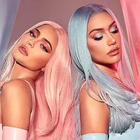 Kylie Jenner cùng bạn thân hợp tác ra mắt BST trang điểm mới