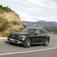 Chi tiết động cơ Mercedes-Benz GLC 2023, mạnh nhất 381 mã lực