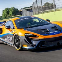 McLaren Artura GT4: Tân binh sáng giá của đội xe đua chuyên nghiệp