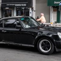 Ông Chủ Trung Nguyên - Đặng Lê Nguyên Vũ cầm lái Porsche 911 Carrera G