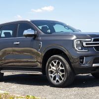 Bản cao cấp nhất Ford Everest Titanium Plus 2.0L Bi-turbo 10AT 4x4