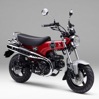 Minibike Honda Dax ST125 2022 có giá bán đắt hơn CBR250RR