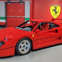 LEGO Ferrari F40 kích thước thật được trưng bày tại LEGOLAND California