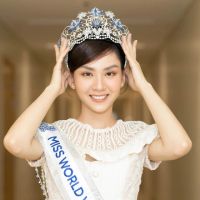 Miss World Vietnam 2022 bán đấu giá chiếc vương miện gây tranh cãi