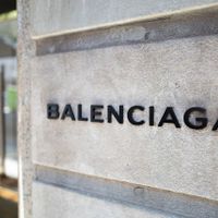 Thương hiệu Balenciaga chính thức ra mắt dịch vụ “re-sell”