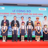 Lễ công bố Chương trình trao tặng khoảng 620.000 mũ bảo hiểm cho học sinh lớp Một và lớp Hai năm học 2022 – 2023