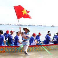 Ninh Thuận: Sôi nổi Lễ hội đua thuyền rồng truyền thống đầu Xuân Quý Mão 2023