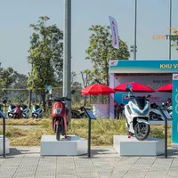 Khu vực trưng bày và lái thử xe điện