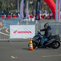 Gymkhana là bộ môn dành cho những tay lái khéo léo