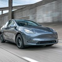 "Kẻ mạnh" Tesla - chưa bao giờ là hết thời!