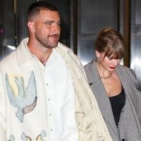 Taylor Swift công khai tay trong tay bên bạn trai mới