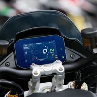 Moto Guzzi V100 Mandello S - môtô đường trường giá 535 triệu đồng