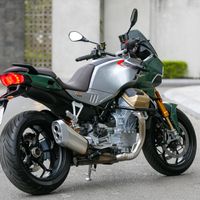 Moto Guzzi V100 Mandello S - môtô đường trường giá 535 triệu đồng