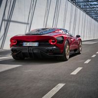 Alfa Romeo ra mắt siêu xe mới: 33 Stradale