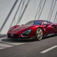 Alfa Romeo ra mắt siêu xe mới: 33 Stradale