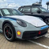 Ông Đặng Lê Nguyên Vũ mang Porsche 911 Dakar thứ 2 về Việt Nam?