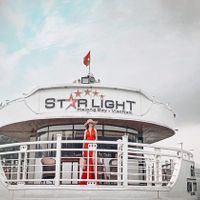 Du thuyền Starlight được ví như ngôi sao rực rỡ ở Hạ Long.