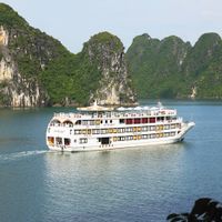 Du thuyền hạ thủy từ năm 2013 với thiết kế 4 tầng