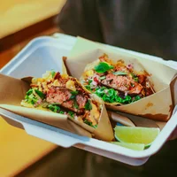 Bánh xèo tacos được biến tấu tại Anan Saigon. Ảnh: Anan Saigon