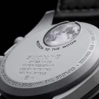 MOON_close-up_dos-930x664.jpg