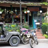 Quán Việt Emotion hấp dẫn du khách trong và ngoài nước bởi lối trang trí ấn tượng mà gần gũi. Ảnh: tripadvisor