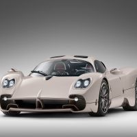 Siêu xe Pagani Utopia hơn 2 triệu USD đầu tiên được bàn giao cho khách hàng