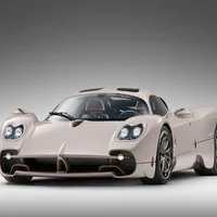 Siêu xe Pagani Utopia hơn 2 triệu USD đầu tiên được bàn giao cho khách hàng