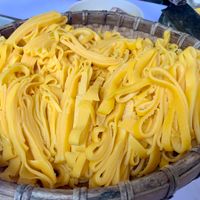 Sợi phở ngô vàng ươm