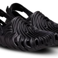 giày Sneaker màu Triple Back